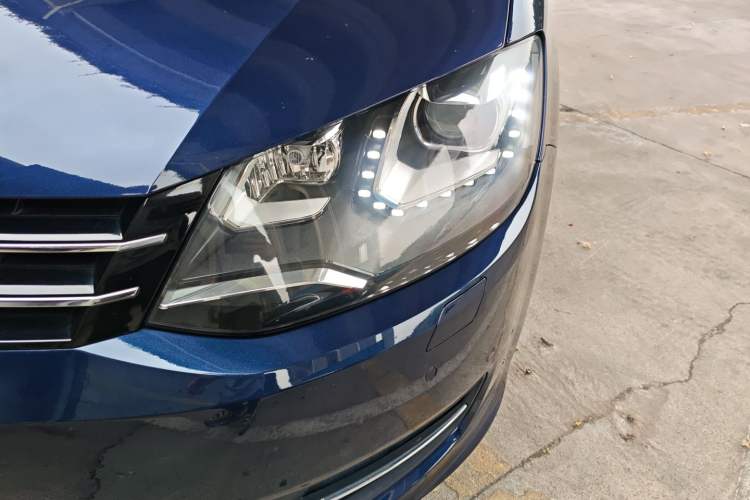 Used Volkswagen Sharan 2016 380TSI Luxury 7-Seater Left Front Headlight