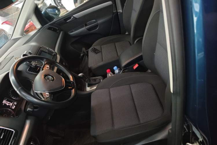 Used Volkswagen Sharan 2016 380TSI Clear Blue Limited Edition Left Front Seat