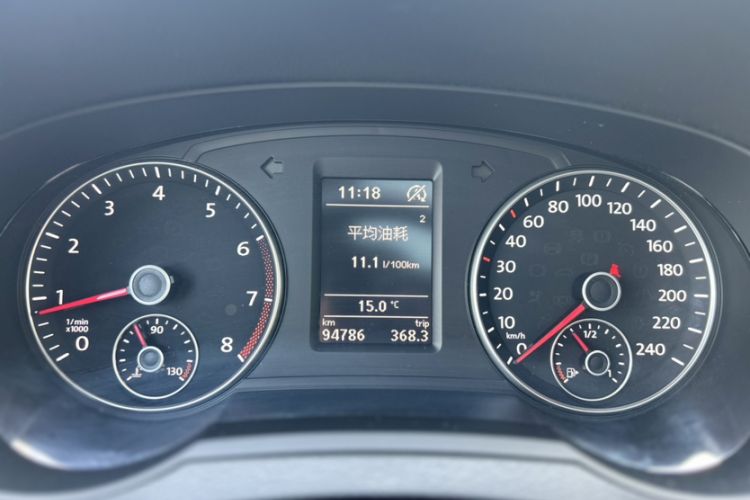 Used Volkswagen Sharan 2016 380TSI Comfort Edition 7-Seater Odometer Close Up