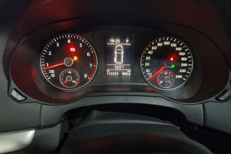 Used Volkswagen Sharan 2016 280TSI Enjoyment Model 7-Seater Odometer Close Up