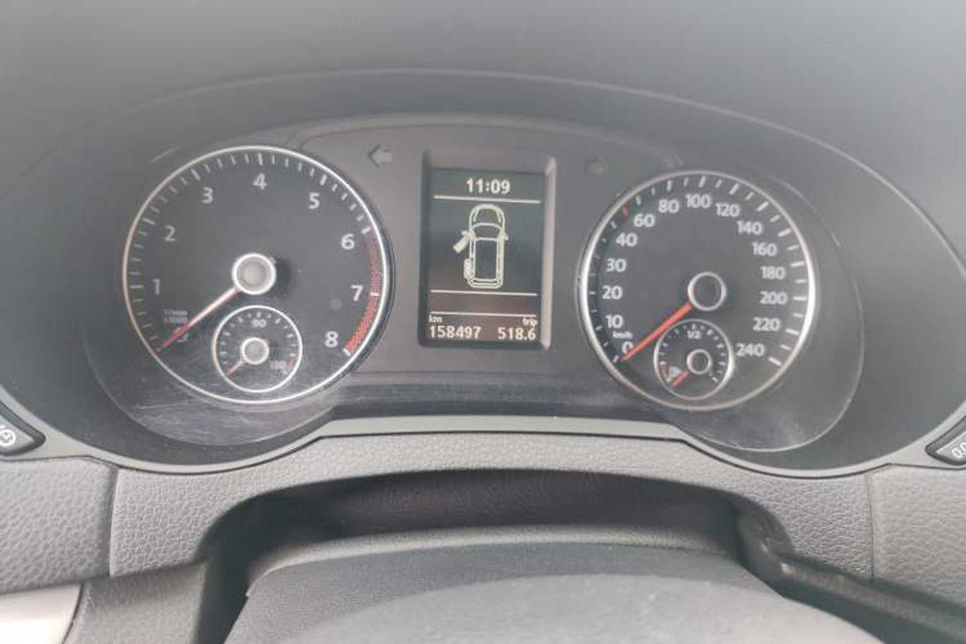 Used Volkswagen Sharan 2016 380TSI Comfort Edition 7-Seater Odometer Close Up