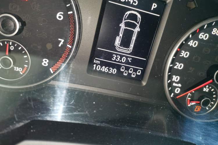 Used Volkswagen Sharan 2016 380TSI Luxury 7-Seater Odometer Close Up