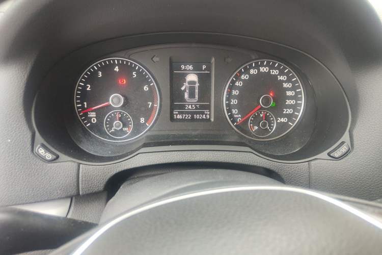 Used Volkswagen Sharan 2016 380TSI Comfort Edition 7-Seater Odometer Close Up