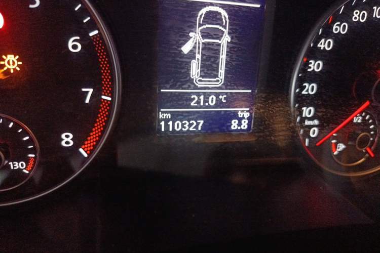 Used Volkswagen Sharan 2016 380TSI Clear Blue Limited Edition Odometer Close Up