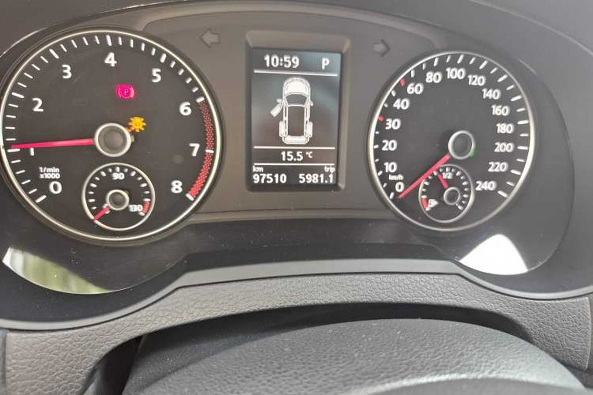 Used Volkswagen Sharan 2016 380TSI Comfort Edition 7-Seater Odometer Close Up