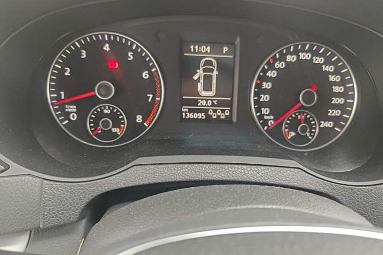 Used Volkswagen Sharan 2016 280TSI Enjoyment Model 7-Seater Odometer Close Up