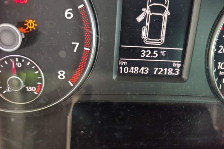 Used Volkswagen Sharan 2016 380TSI Clear Blue Limited Edition Odometer Close Up