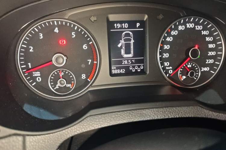 Used Volkswagen Sharan 2016 380TSI Comfort Edition 7-Seater Odometer Close Up
