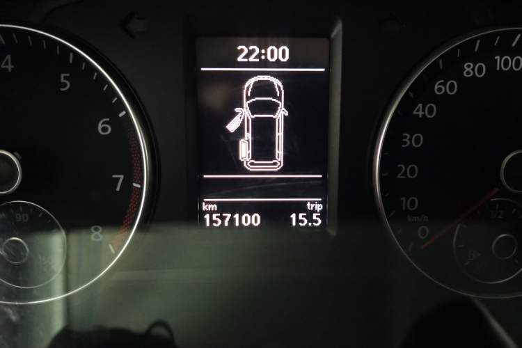 Used Volkswagen Sharan 2016 380TSI Clear Blue Limited Edition Odometer Close Up