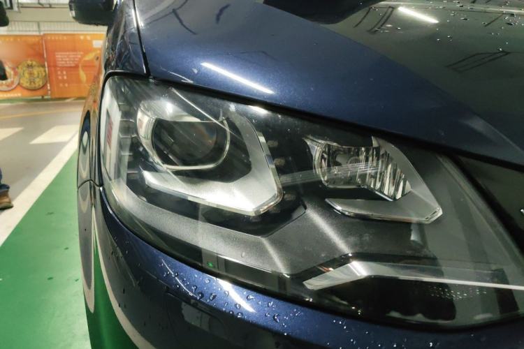 Used Volkswagen Sharan 2016 380TSI Luxury 7-Seater Right Front Headlight