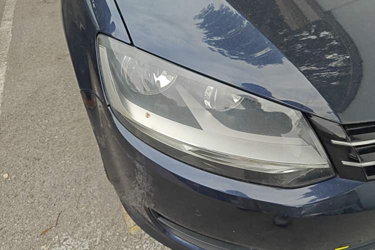 Used Volkswagen Sharan 2016 280TSI Enjoyment Model 7-Seater Right Front Headlight