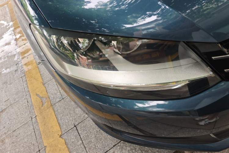 Used Volkswagen Sharan 2016 380TSI Clear Blue Limited Edition Right Front Headlight