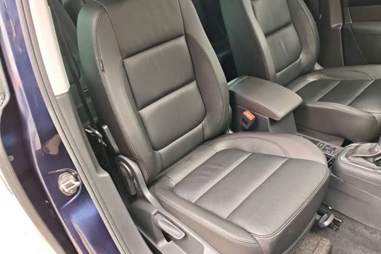 Used Volkswagen Sharan 2016 380TSI Luxury 7-Seater Right Front Seat
