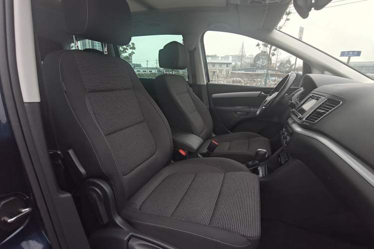 Used Volkswagen Sharan 2016 380TSI Comfort Edition 7-Seater Right Front Seat