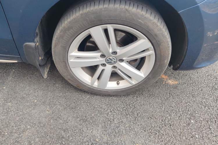 Used Volkswagen Sharan 2016 380TSI Comfort Edition 7-Seater Right Front Wheel Hub