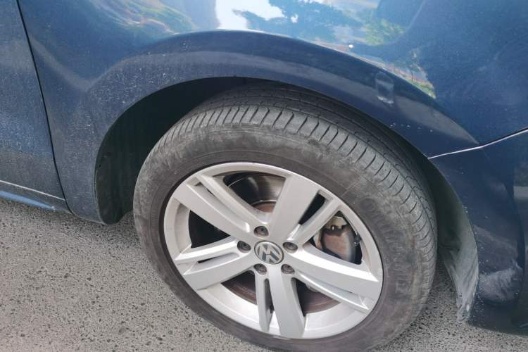 Used Volkswagen Sharan 2016 380TSI Luxury 7-Seater Right Front Wheel Hub