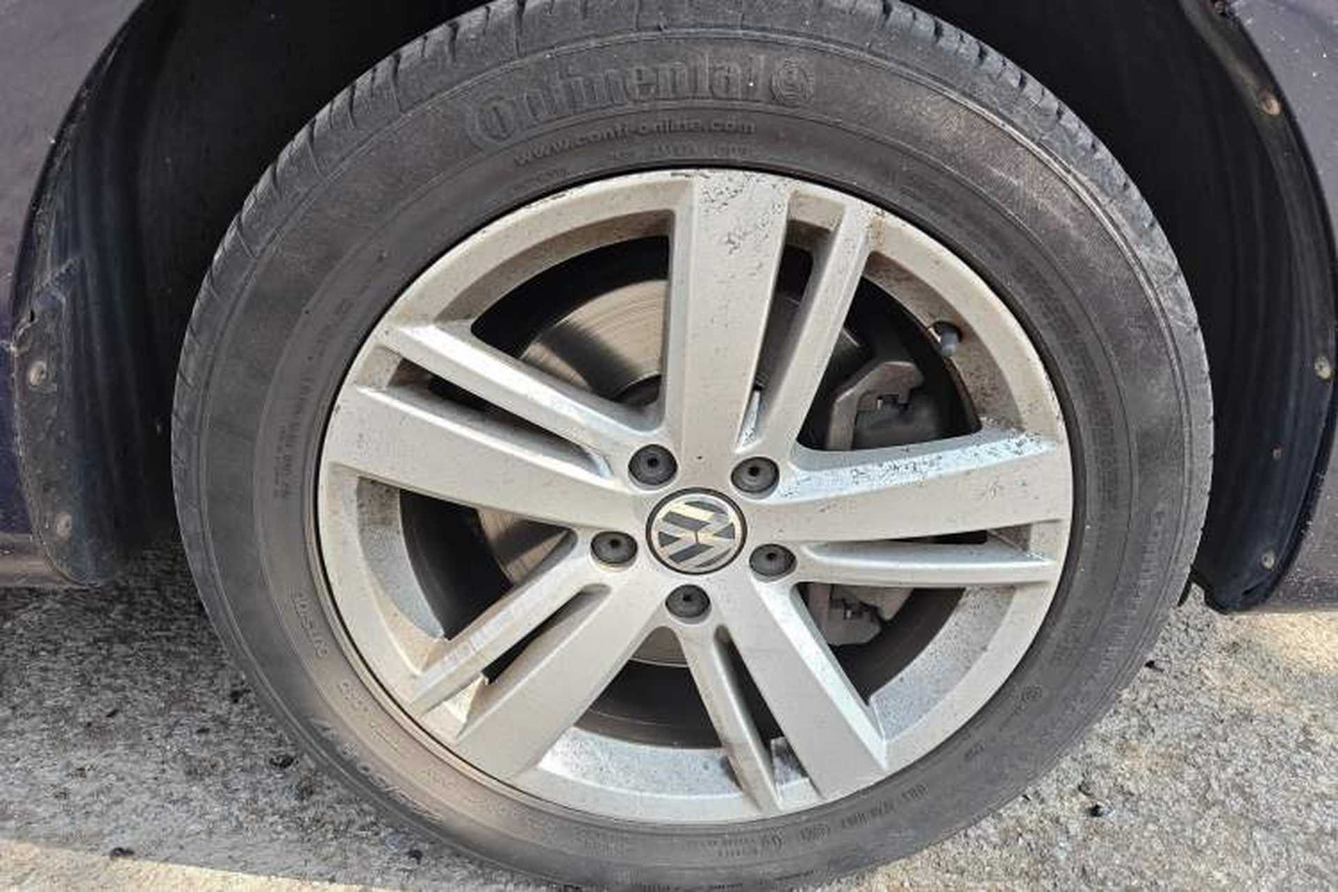 Used Volkswagen Sharan 2016 380TSI Comfort Edition 7-Seater Right Front Wheel Hub