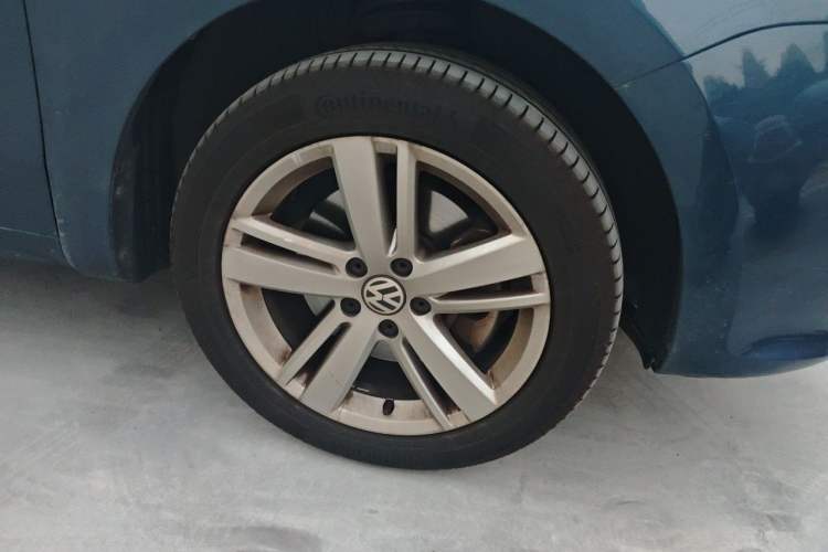Used Volkswagen Sharan 2016 380TSI Comfort Edition 7-Seater Right Front Wheel Hub
