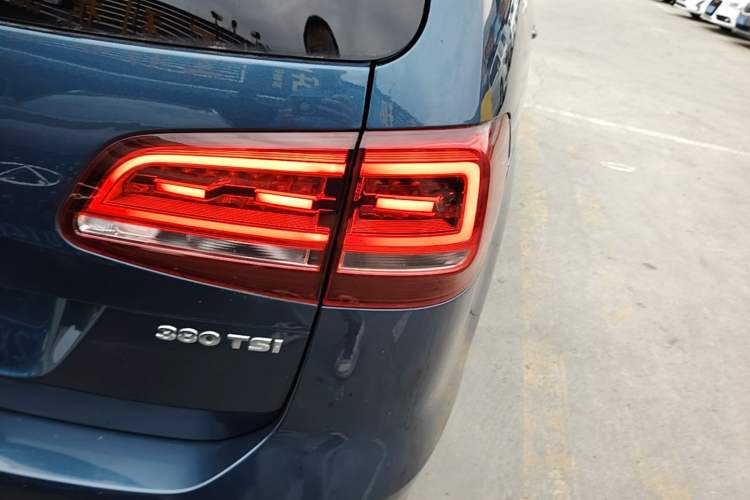 Used Volkswagen Sharan 2016 380TSI Comfort Edition 7-Seater Right Rear Taillight
