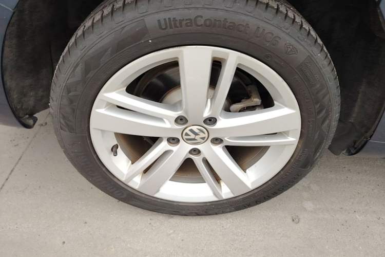 Used Volkswagen Sharan 2016 380TSI Comfort Edition 7-Seater Right Rear Wheel Hub