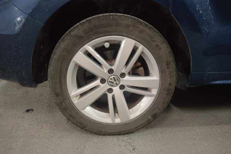 Used Volkswagen Sharan 2016 380TSI Comfort Edition 7-Seater Right Rear Wheel Hub