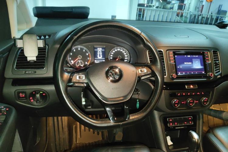 Used Volkswagen Sharan 2016 380TSI Luxury 7-Seater Steering Wheel