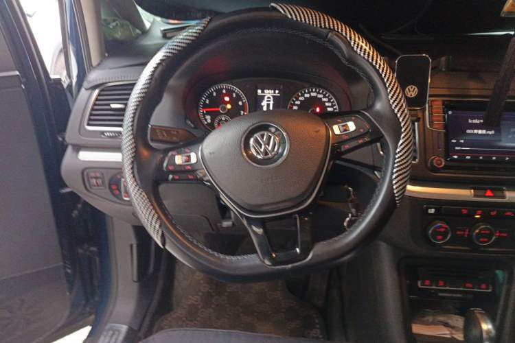 Used Volkswagen Sharan 2016 380TSI Clear Blue Limited Edition Steering Wheel