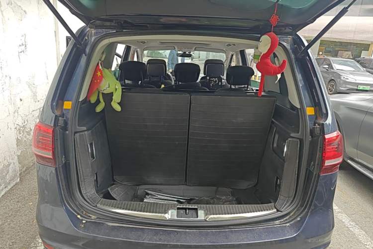 Used Volkswagen Sharan 2016 280TSI Enjoyment Model 7-Seater Trunk