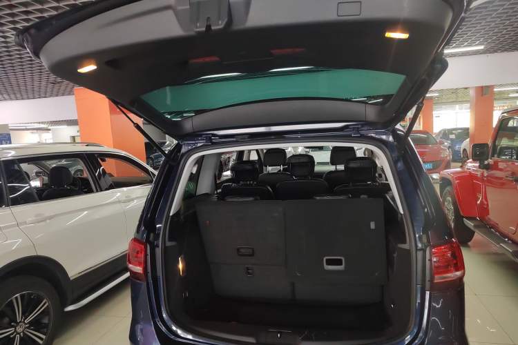 Used Volkswagen Sharan 2016 380TSI Comfort Edition 7-Seater Trunk
