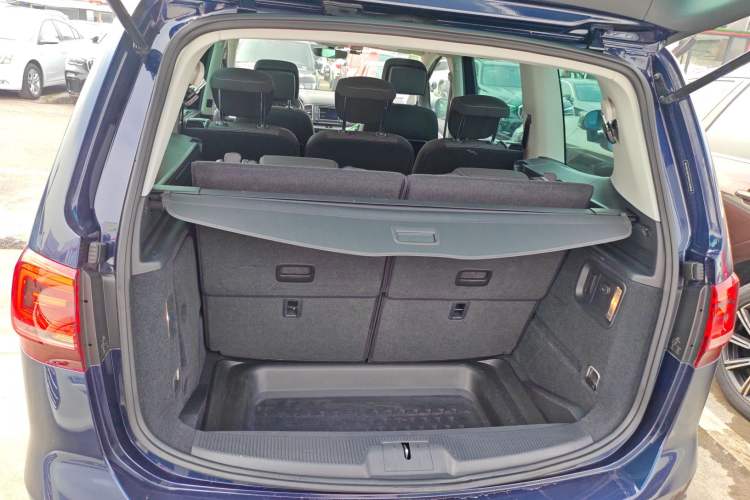 Used Volkswagen Sharan 2016 380TSI Comfort Edition 7-Seater Trunk