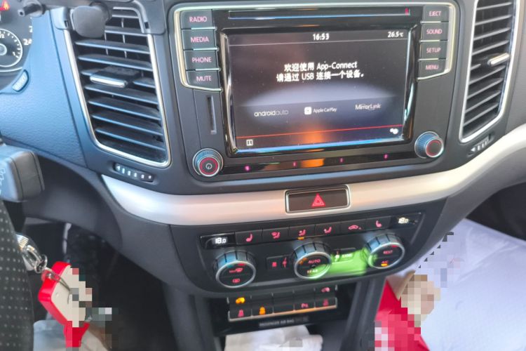 Used Volkswagen Sharan 2016 380TSI Comfort Edition 7-Seater Audio And AC Panel