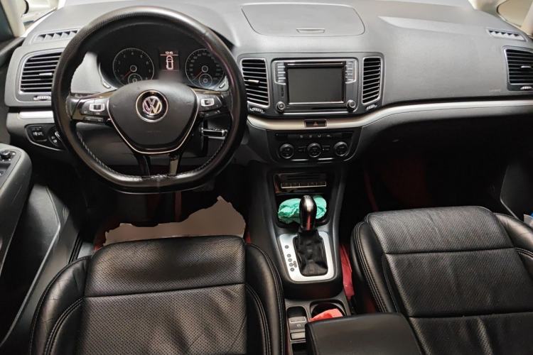 Used Volkswagen Sharan 2016 280TSI Enjoyment Model 7-Seater Center Console