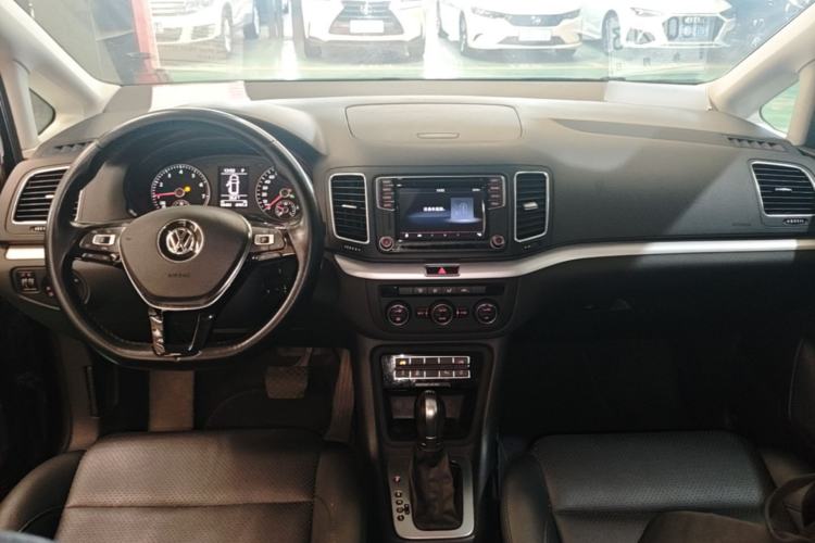 Used Volkswagen Sharan 2016 380TSI Comfort Edition 7-Seater Center Console