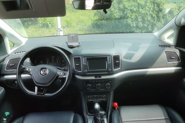 Used Volkswagen Sharan 2016 380TSI Comfort Edition 7-Seater Center Console