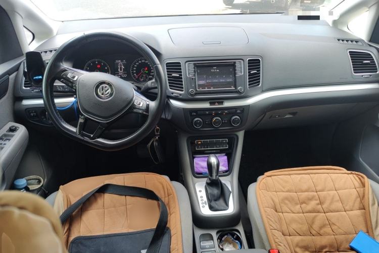 Used Volkswagen Sharan 2016 380TSI Comfort Edition 7-Seater Center Console