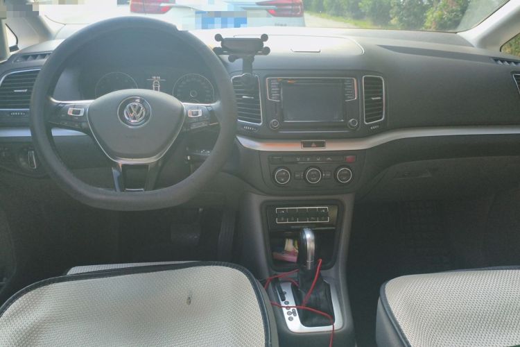 Used Volkswagen Sharan 2016 380TSI Comfort Edition 7-Seater Center Console
