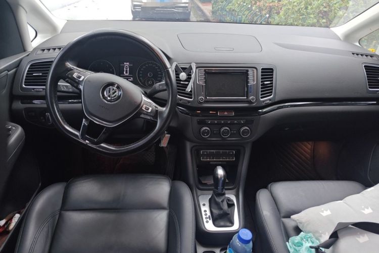 Used Volkswagen Sharan 2016 380TSI Luxury 7-Seater Center Console