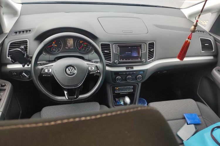Used Volkswagen Sharan 2016 380TSI Comfort Edition 7-Seater Center Console