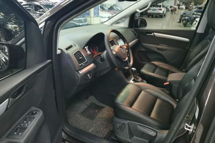 Used Volkswagen Sharan 2016 380TSI Comfort Edition 7-Seater Driver Seat