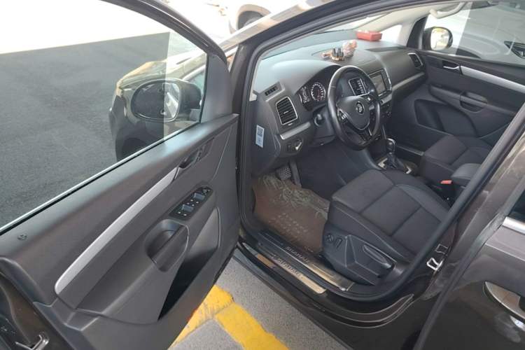 Used Volkswagen Sharan 2016 380TSI Comfort Edition 7-Seater Driver Seat