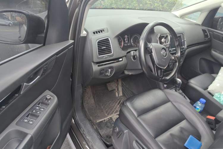 Used Volkswagen Sharan 2016 380TSI Luxury 7-Seater Driver Seat
