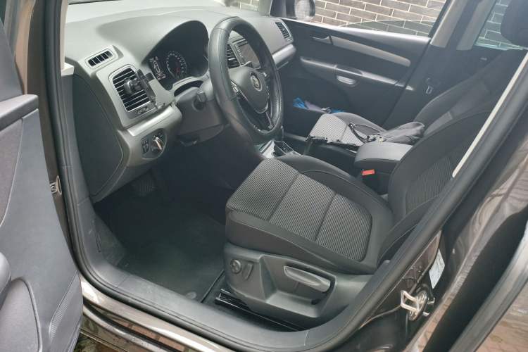 Used Volkswagen Sharan 2016 280TSI Enjoyment Model 7-Seater Driver Seat