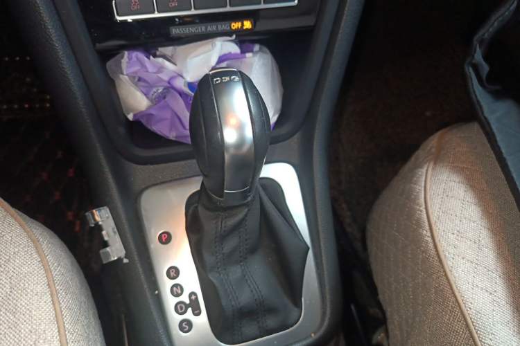 Used Volkswagen Sharan 2016 380TSI Comfort Edition 7-Seater Gear Lever