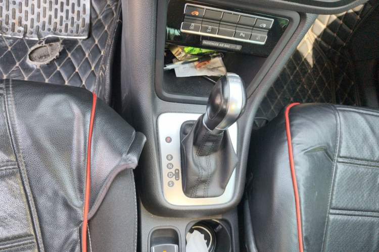 Used Volkswagen Sharan 2016 380TSI Comfort Edition 7-Seater Gear Lever