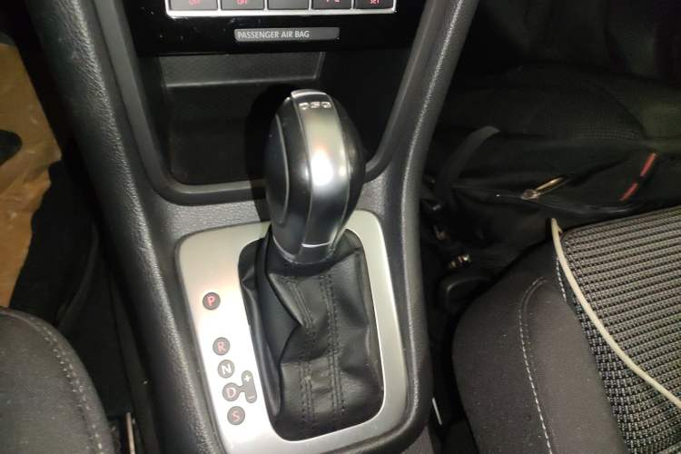 Used Volkswagen Sharan 2016 380TSI Comfort Edition 7-Seater Gear Lever