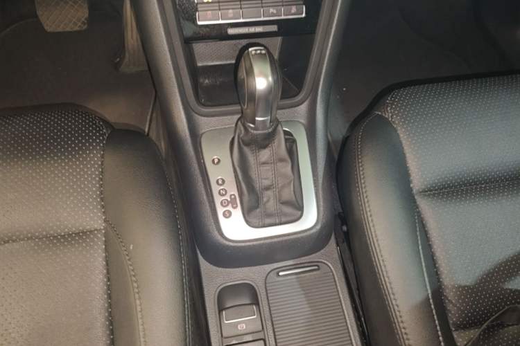 Used Volkswagen Sharan 2016 380TSI Comfort Edition 7-Seater Gear Lever