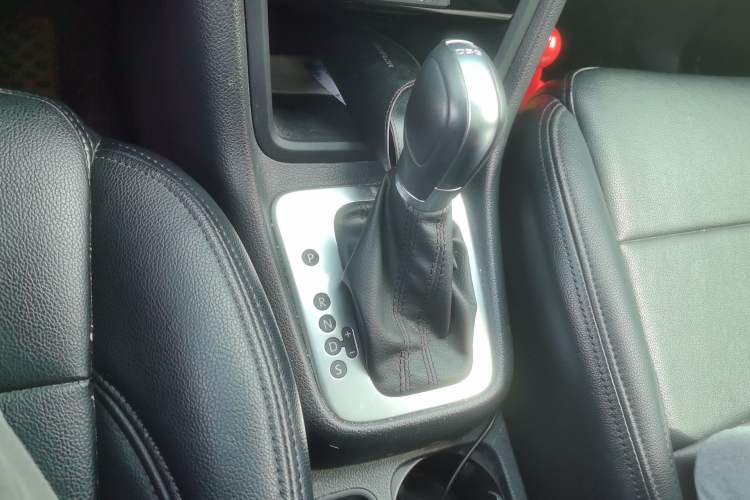 Used Volkswagen Sharan 2016 380TSI Comfort Edition 7-Seater Gear Lever