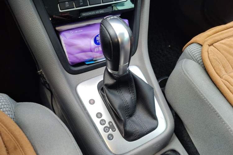 Used Volkswagen Sharan 2016 380TSI Comfort Edition 7-Seater Gear Lever