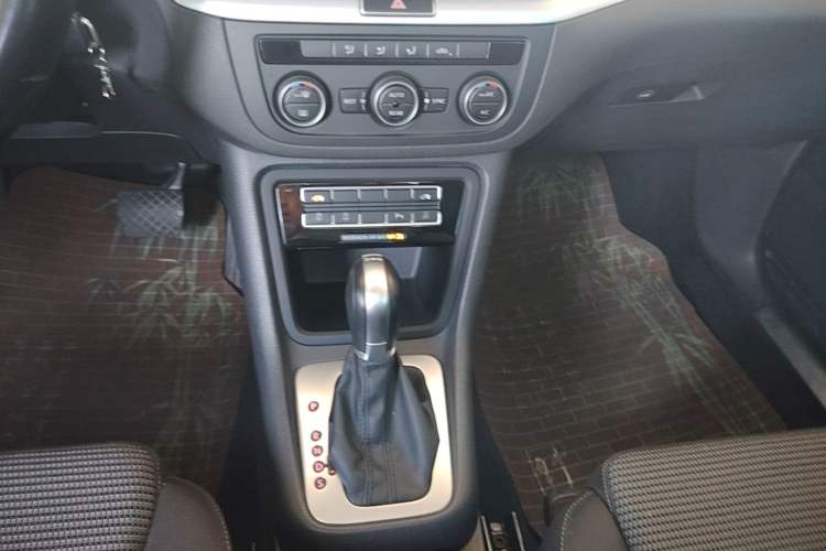 Used Volkswagen Sharan 2016 380TSI Comfort Edition 7-Seater Gear Lever