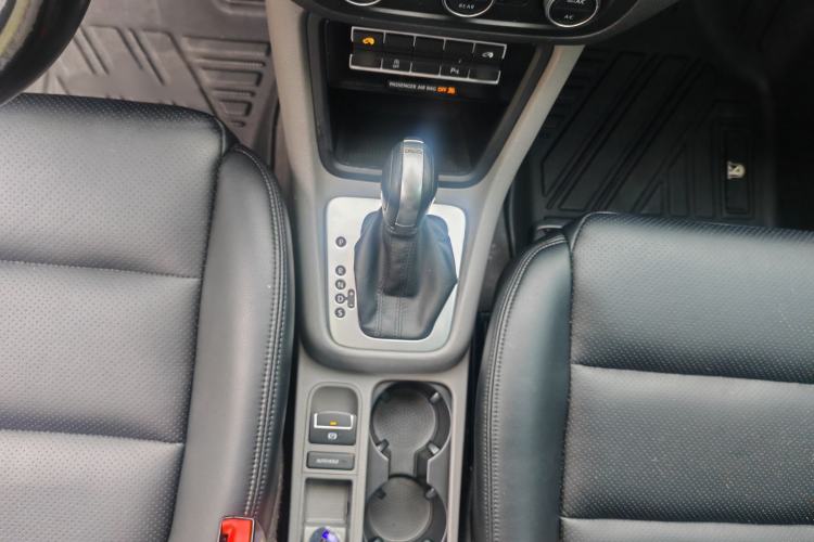 Used Volkswagen Sharan 2016 380TSI Comfort Edition 7-Seater Gear Lever